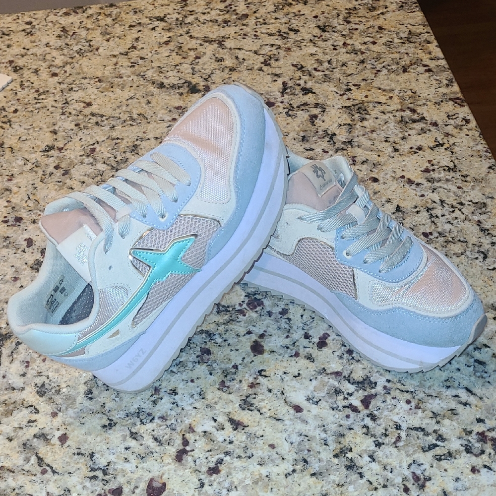 W6YZ DEVA W.  Just Say Wizz Size 6.5 Women's